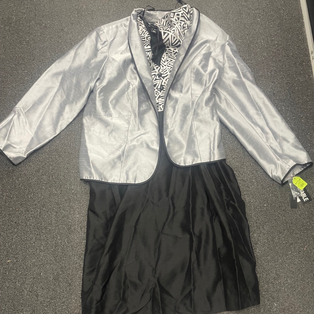 $260 Le Bos Suit Dress Women’s Plus Size 18W/XXL 2 Pieces